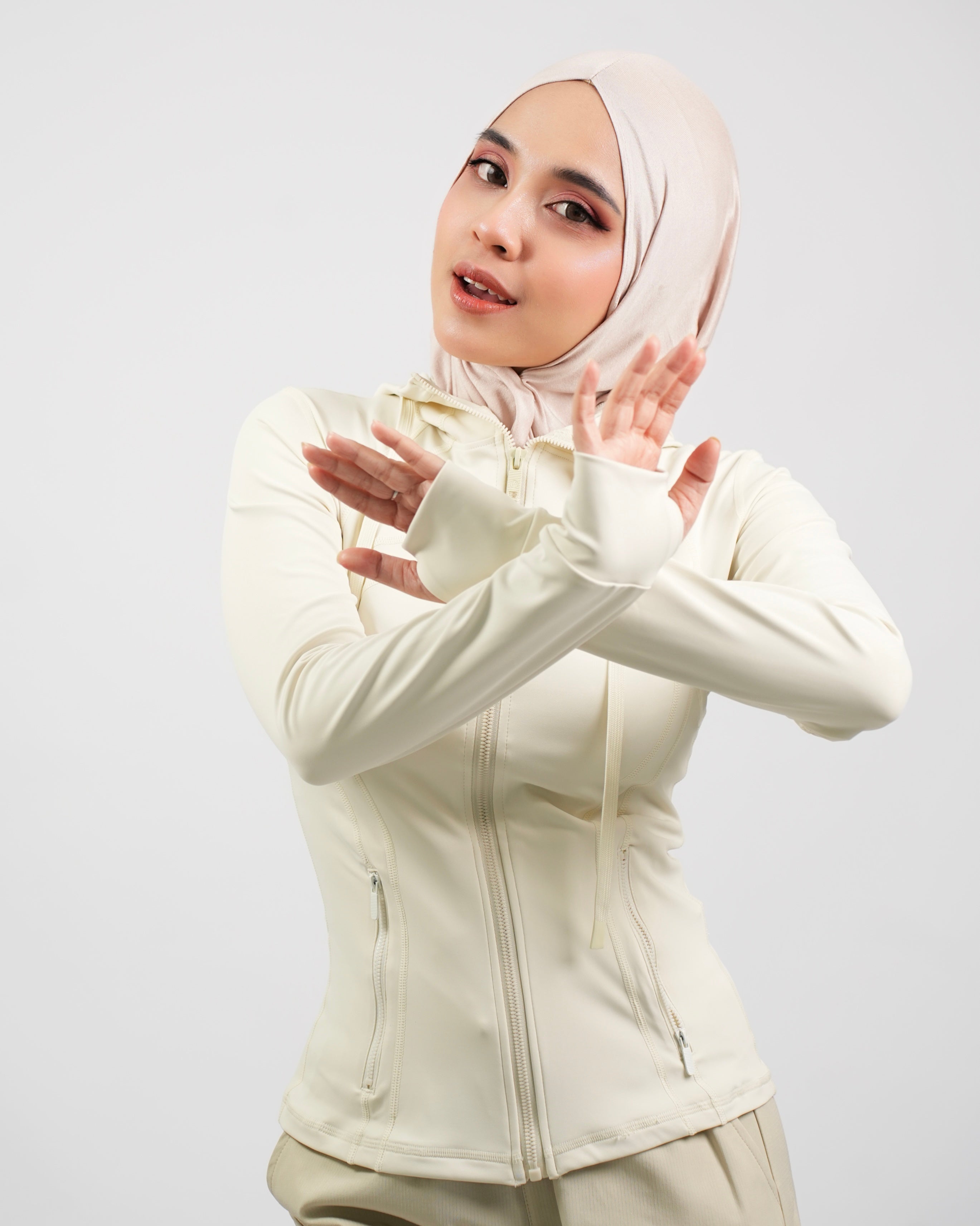 [1-Pc: Essential Activewear Piece] ÉLAN Sand Sports Jacket